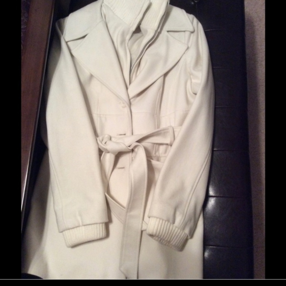 Off White Coat - Picture 5 of 13